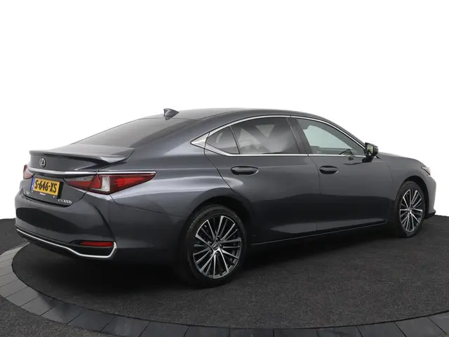 Lexus ES 300h Business Line 2023 Hybride Benzine 2