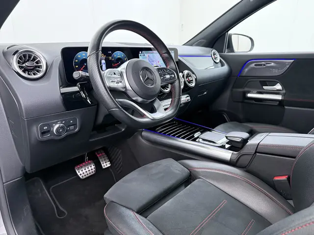 Mercedes-Benz GLA 180 AMG line 2021 Benzine 12