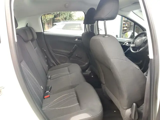 Peugeot 208 1.2 VTi Blue Lease Airco/navi/Pdc 2013 Benzine 10