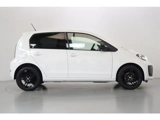 Volkswagen up! 1.0 BMT move up! 2019 Benzine 11