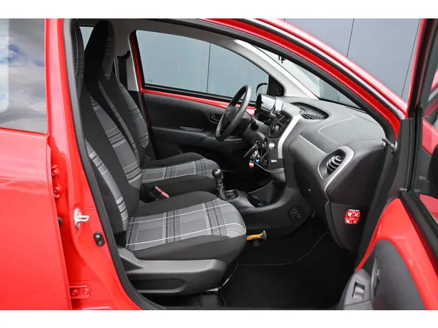 Peugeot 108 1.0 e-VTi Active 2017 Benzine 11