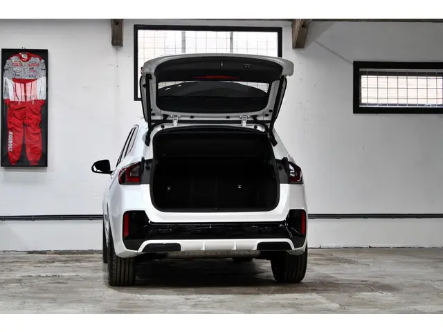 BMW X1 xDrive23i 2023 Benzine 10