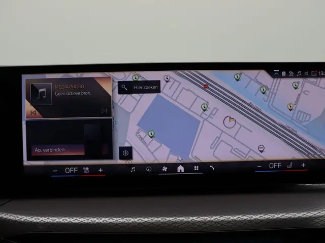 BMW 3 Serie Sedan 330e 2025 Hybride Benzine 12