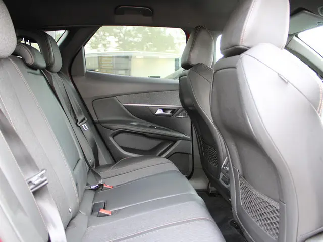 Peugeot 3008 1.6 e-THP GT Line 2016 Benzine 9