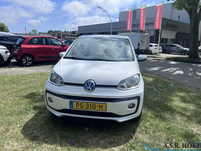 Volkswagen up! 1.0 BMT high up! 2017 Benzine 2