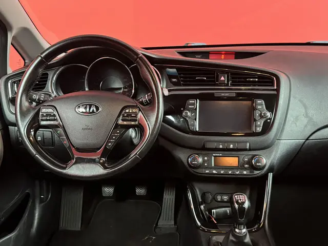 Kia cee'd 1.0 T-GDi DynamicLine 2016 Benzine 4