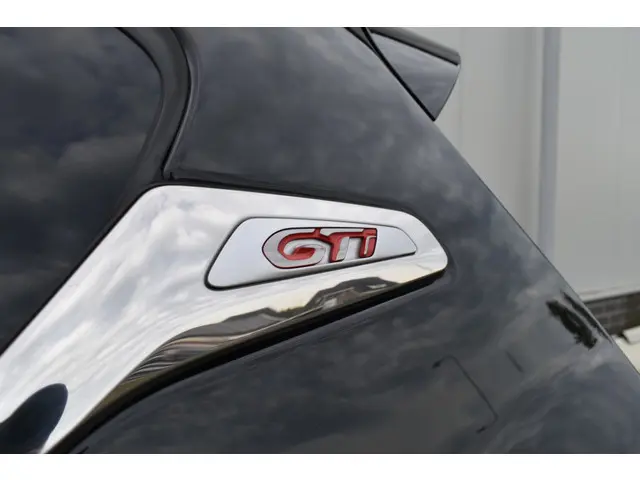 Peugeot 208 1.6 THP GTi 2015 Benzine 9