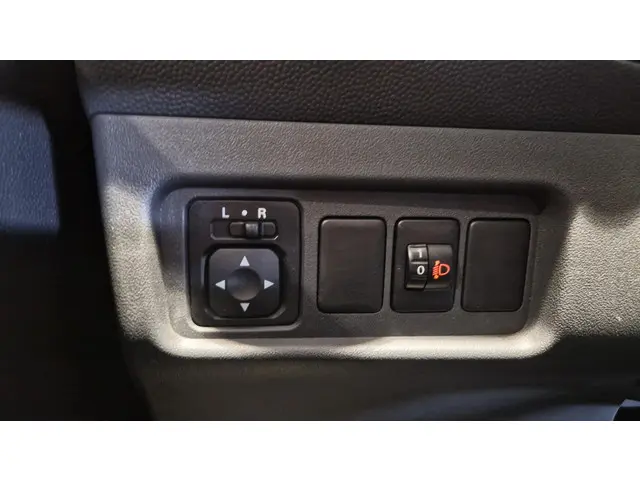 Mitsubishi Space Star 1.2 Connect+ 2024 Benzine 18