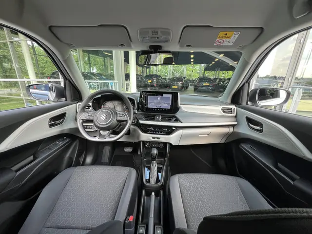 Suzuki Swift 1.2 Select Smart Hybrid 2024 Benzine 3