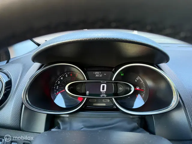 Renault Clio Estate 0.9 TCe Limited 2019 Benzine 12
