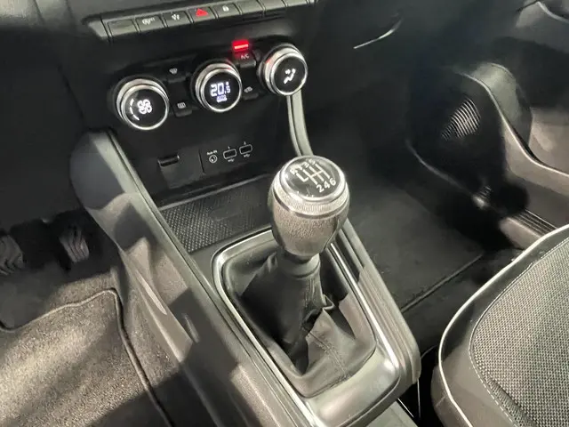 Renault Captur 1.0 TCe 90 techno 2023 Benzine 21