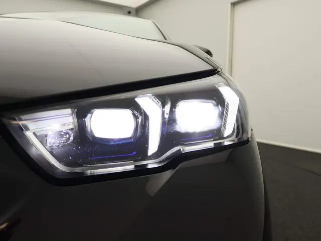 BMW 5 Serie Sedan 530e 2024 Hybride Benzine 6
