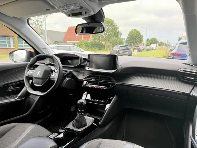 Peugeot 2008 1.2 PureTech Allure Pack 2022 Benzine 2