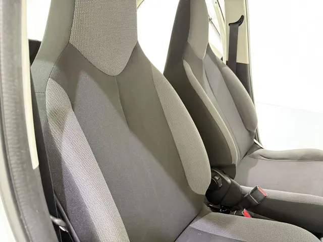 Toyota Aygo HB 1.0 VVT-i Airco NAP 2018 Benzine 27