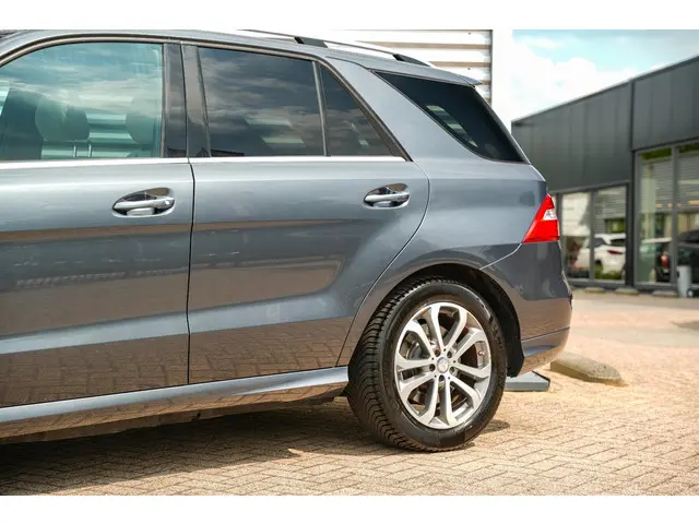 Mercedes-Benz M-Klasse 500 2013 Benzine 30