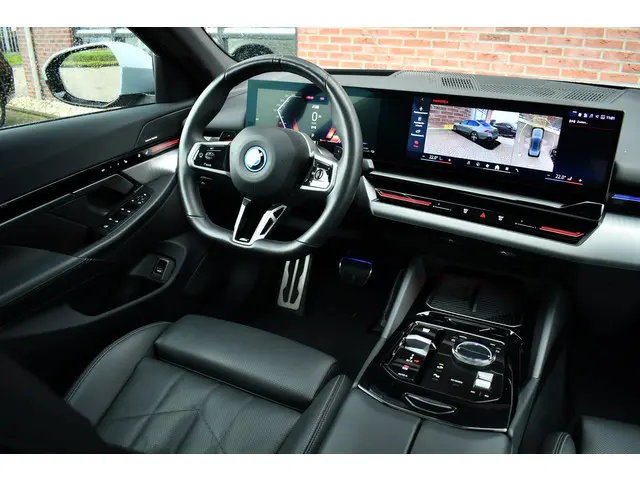 BMW 5 Serie 530e M-Sport 2024 Hybride Benzine 3