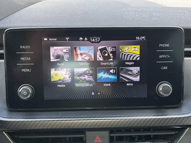 Škoda Kamiq 1.0 TSI Sport Business 2023 Benzine 26