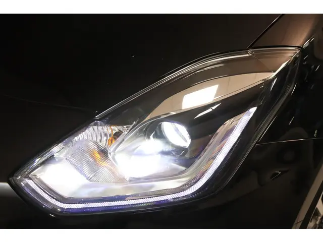 Suzuki Swift 1.0 Stijl Smart Hybrid 2018 Benzine 25