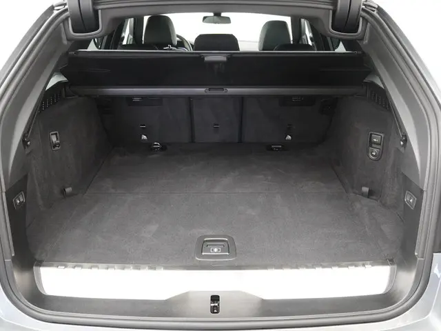 BMW 5 Serie Touring 530e xDrive 2024 Hybride Benzine 27