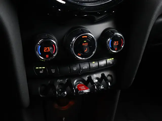 MINI 5-Deurs Cooper 2019 Benzine 14