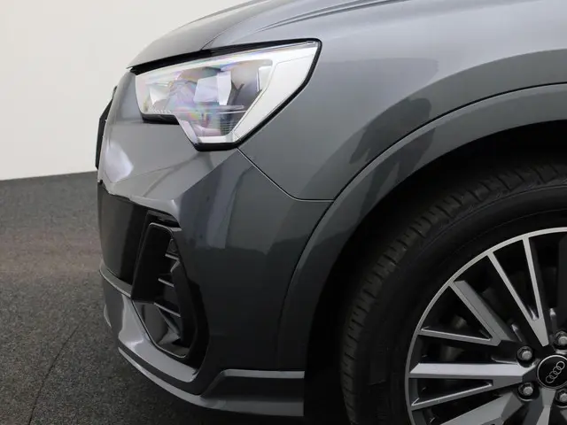 Audi Q3 45 TFSIe 180kW/245PK S-Line 2022 Hybride Benzine 28