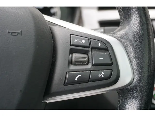 BMW X1 xDrive25e 2022 Hybride Benzine 8