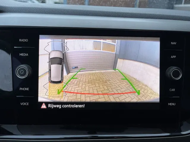 Volkswagen Polo 1.0 TSI Comfortline 2021 Benzine 16