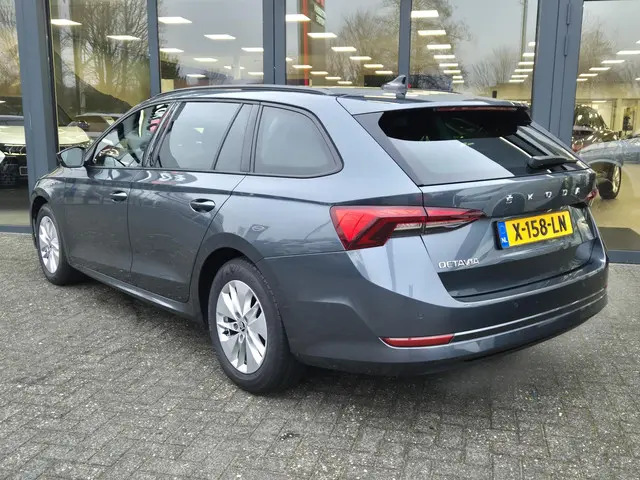 Škoda Octavia Combi 1.5 TSI Comfort line 2021 Benzine 6