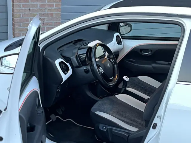 Peugeot 108 1.2 Puretech Allure 2015 Benzine 9