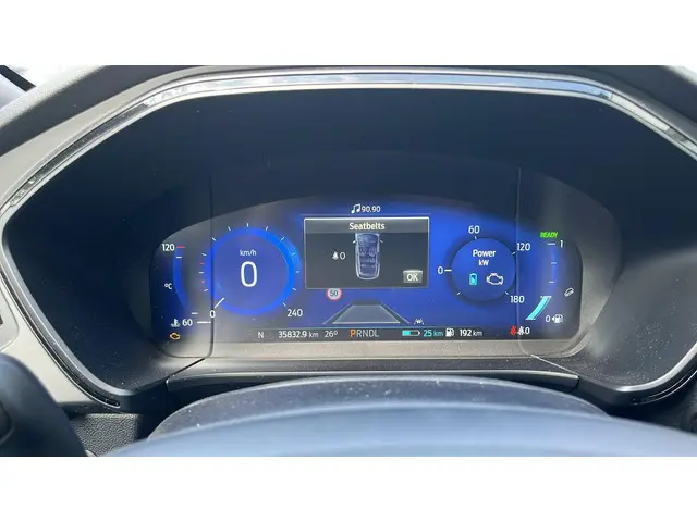 Ford Kuga 2.5 PHEV ST-Line 2023 Hybride Benzine 9
