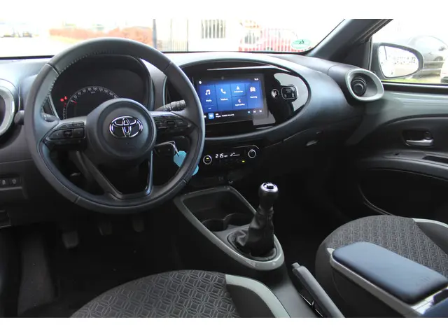 Toyota Aygo X 1.0 VVT-i MT Pulse Bi-tone 2024 Benzine 18