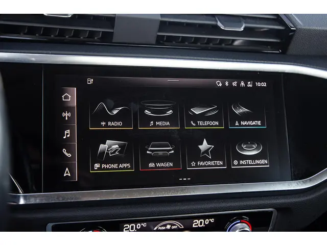 Audi Q3 45 TFSI e edition 2021 Hybride Benzine 32