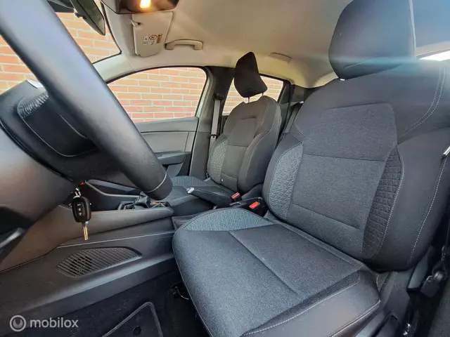 Renault Clio 1.0 TCe 90 Equilibre 2023 Benzine 14