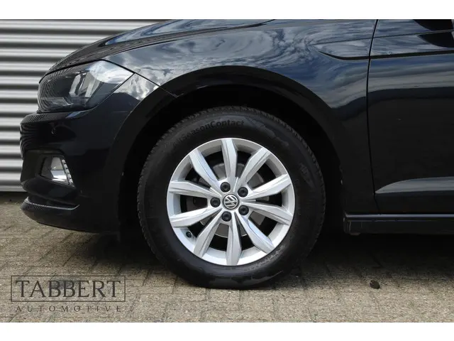 Volkswagen Polo 1.0 TSI Highline Zwart 5dr 2018 Benzine 10