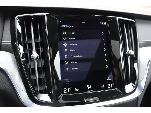 Volvo V60 T6 Recharge AWD R-Design 2022 Hybride Benzine 56
