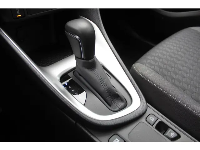 Toyota Yaris 1.5 Hybrid Dynamic 2023 Hybride Benzine 17