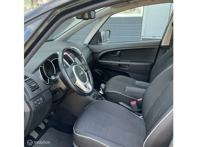 Kia Venga 1.4 CVVT Vibe 2015 Benzine 8