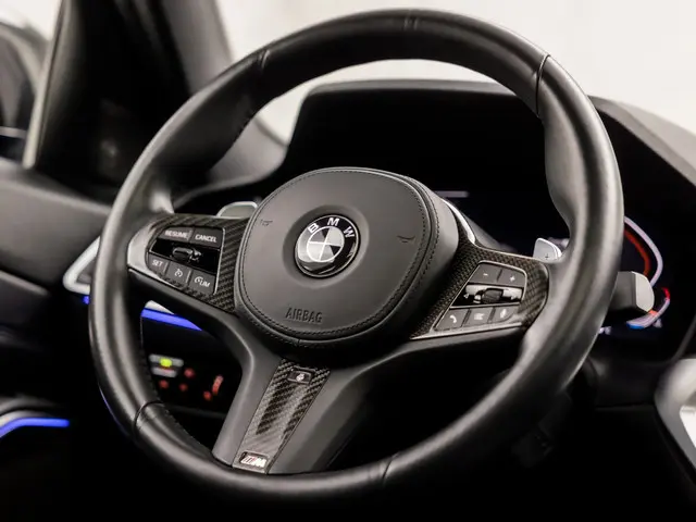 BMW 3 Serie 330i High Executive M Sport 2019 Benzine 22