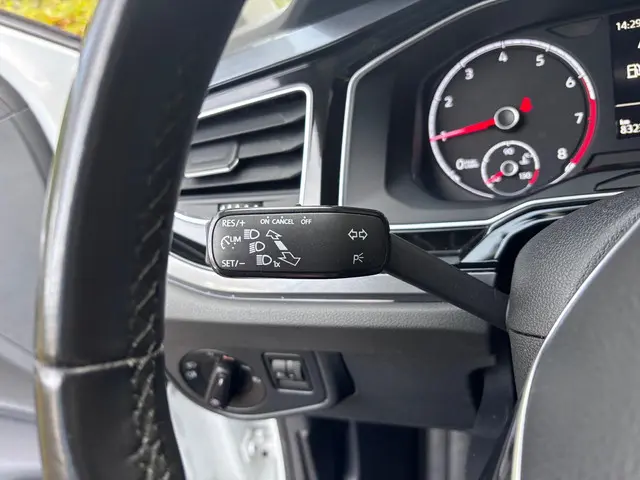 Volkswagen Polo 1.0 TSI Highline R-line 2018 Benzine 27