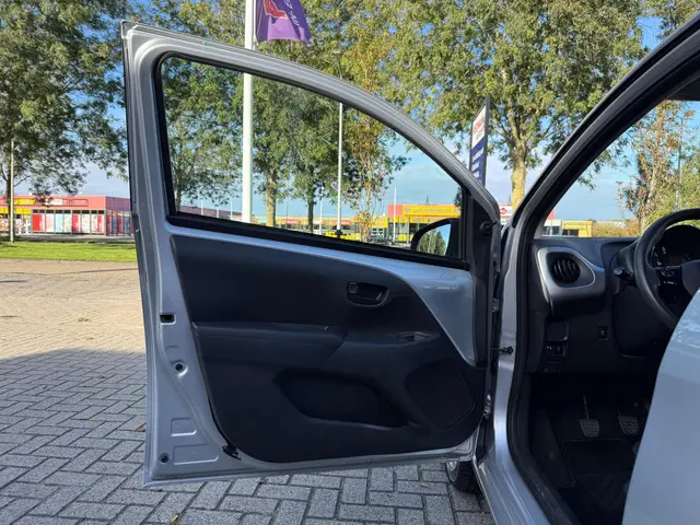 Peugeot 108 1.0 VTi Active Top 2014 Benzine 14