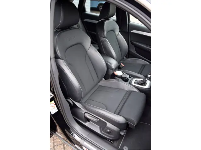 Audi Q3 1.4 TFSI CoD Sport S Line Edition 2017 Benzine 21