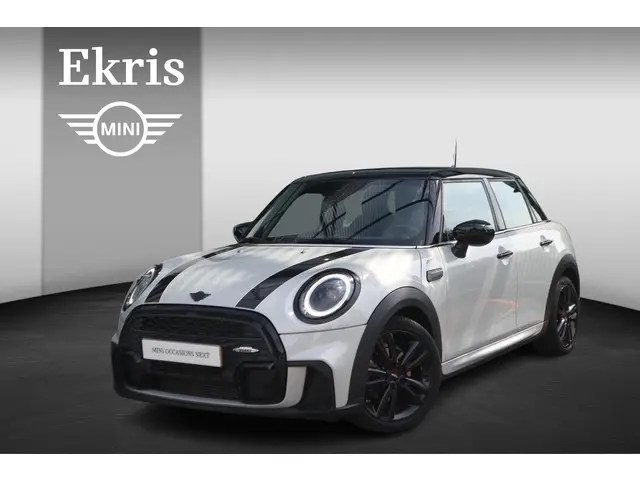 MINI 5-Deurs Cooper 2021 Benzine