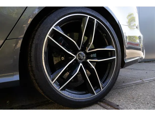 Audi RS6 Avant 4.0 TFSI RS 6 quattro 2015 Benzine 39
