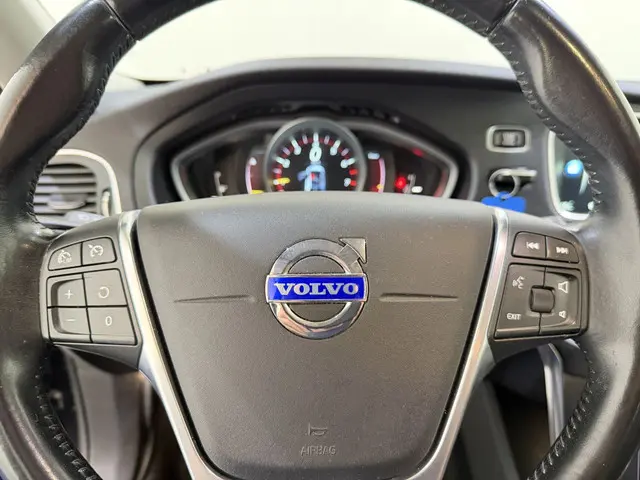 Volvo V40 V-40 1.6 T2 Momentum Navi 2014 Benzine 21