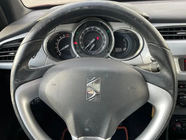 Citroën DS3 1.2 VTi Chic 2013 Benzine 12