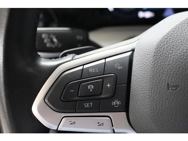 Volkswagen Golf 1.0 eTSI Life DSG 2021 Hybride Benzine 20