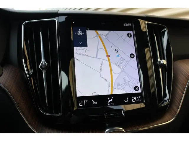 Volvo XC60 B5 Momentum Exclusive 2021 Benzine 47