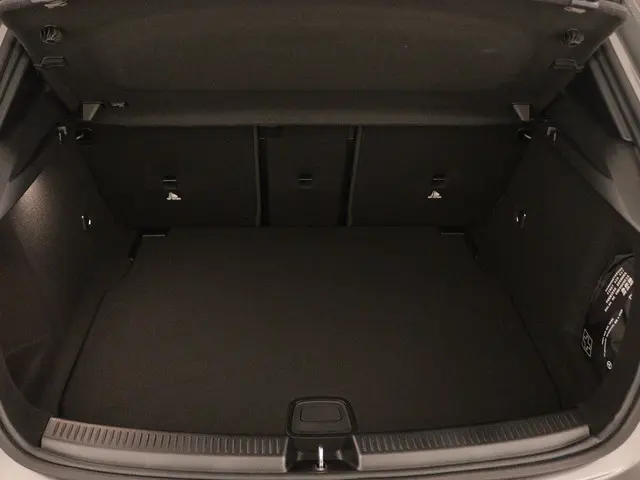 Mercedes-Benz A-Klasse 200 AMG Line 2024 Benzine 30