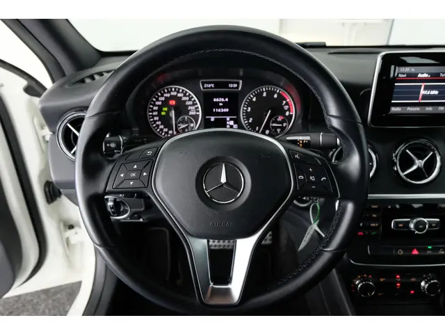 Mercedes-Benz A-Klasse 180 Ambition 2013 Benzine 24