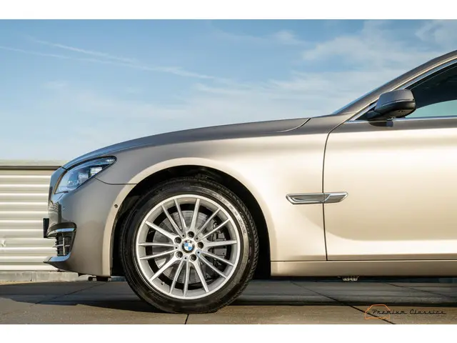 BMW 7 Serie 750d xDrive High Executive 2012 Diesel 24
